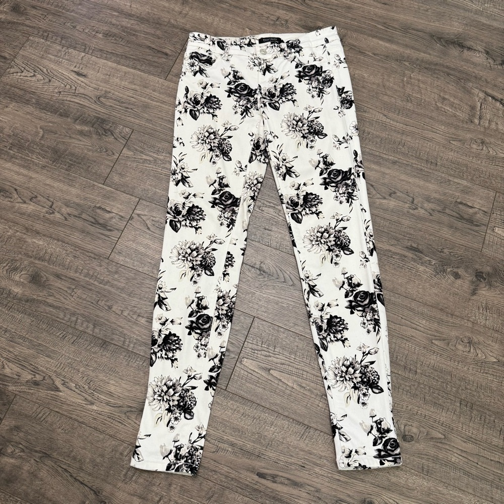 White House Black Market WHBN Blanc Floral Skinny Jeans - Black /White - Sz 2L
